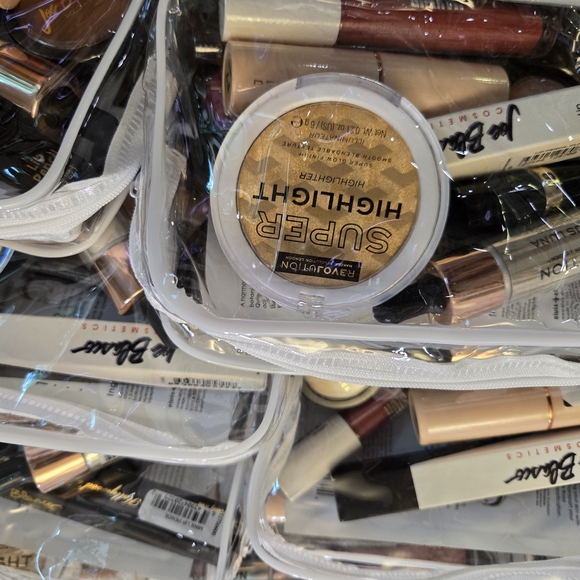 Makeup Bundles With Bag - 10 Items + Clear Makeup Bag. - Picture 4 of 4